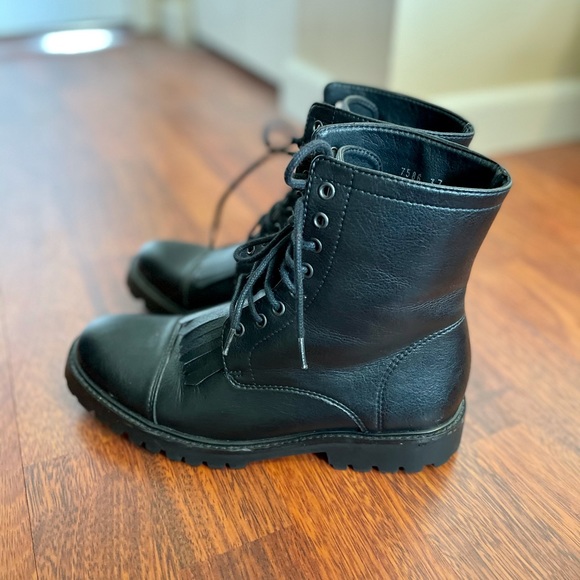 SOLD Novacas Vegan leather boots - Picture 1 of 2